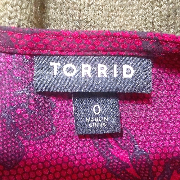 Torrid Sheer Floral Criss Cross Blouse Top - Picture 5 of 6